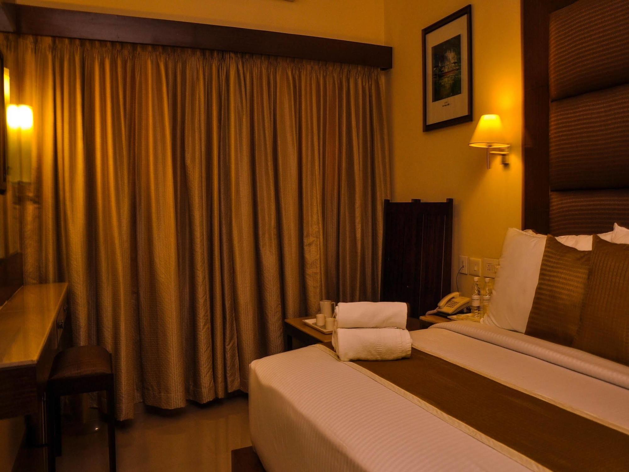 Hotel The Gopinivas Grand Kanyakumari Exterior foto